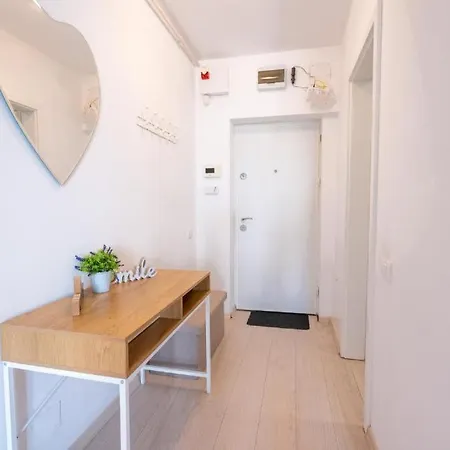 Apartment Joy City Stylish Chic Timisoara